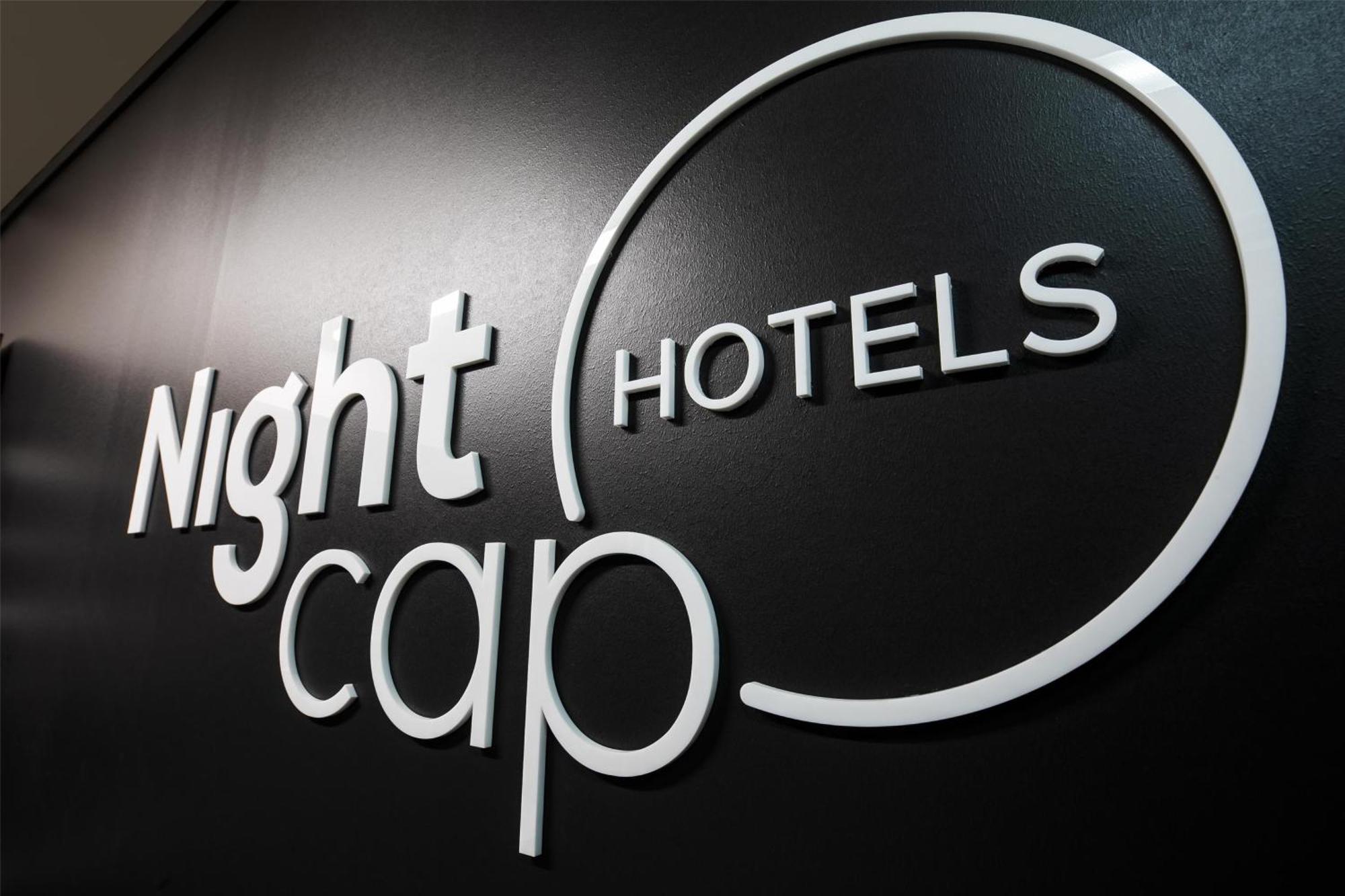 Nightcap At Fairfield Hotel Kültér fotó